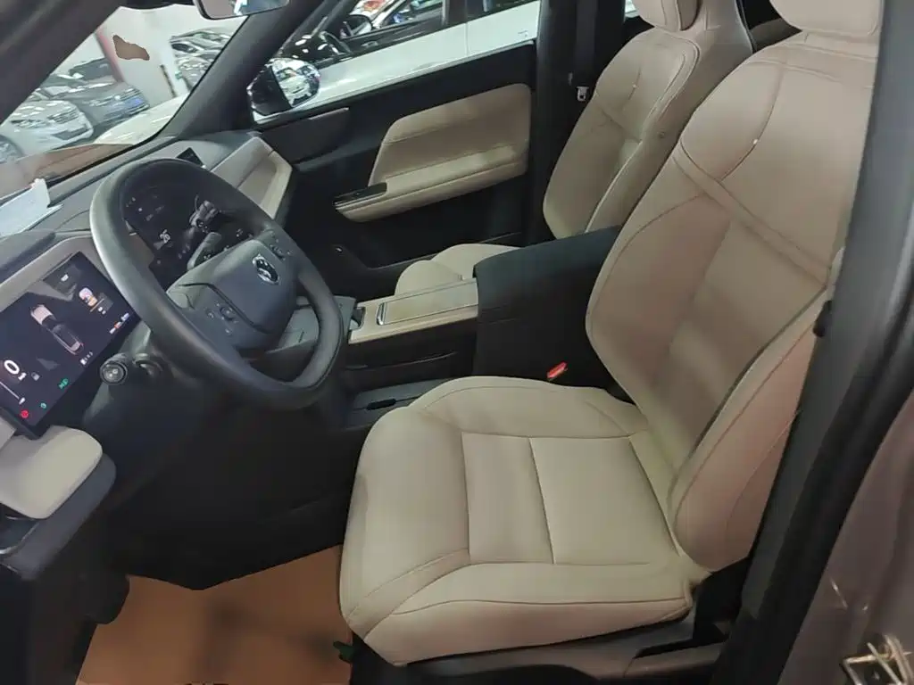 Volvo XC70 PHEV — миниатюра 15