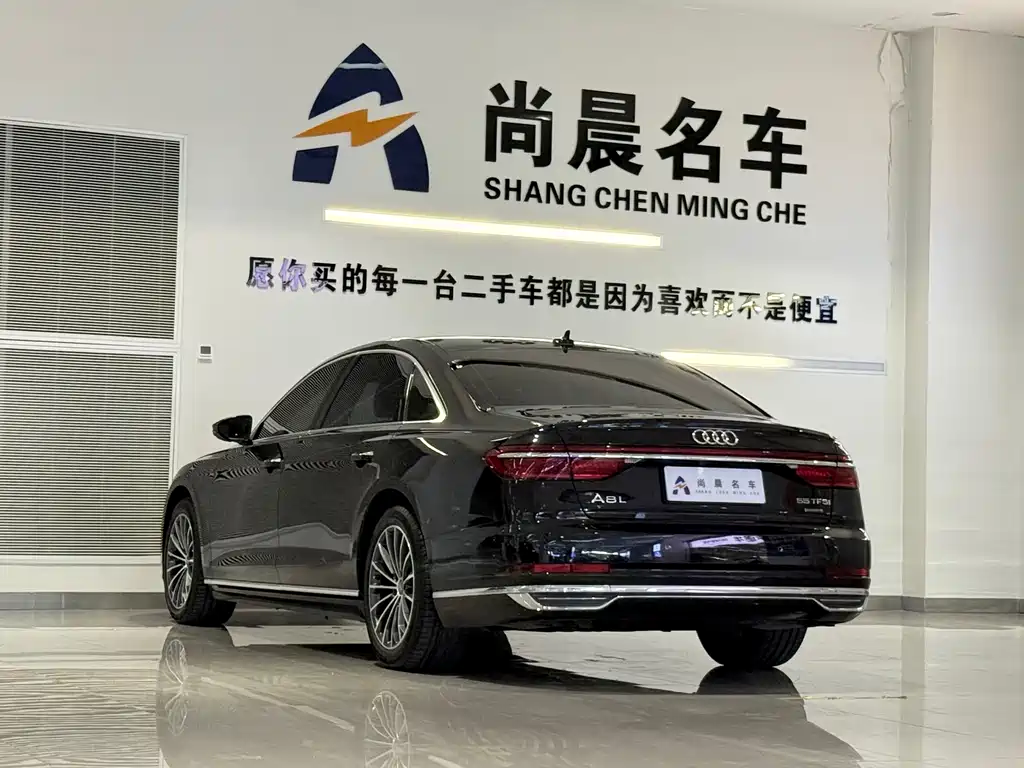 AUDI A8