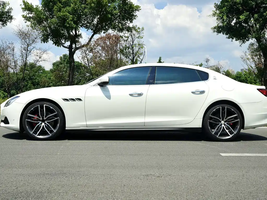 Maserati Quattroporte — миниатюра 3