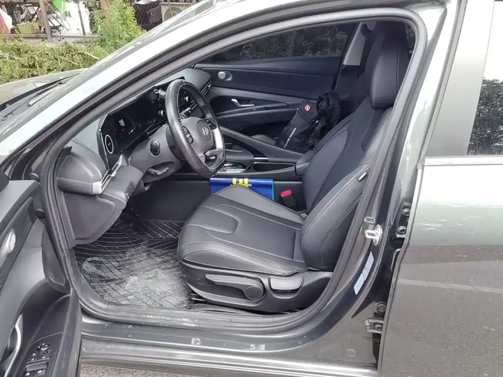 Hyundai Elantra — миниатюра 15
