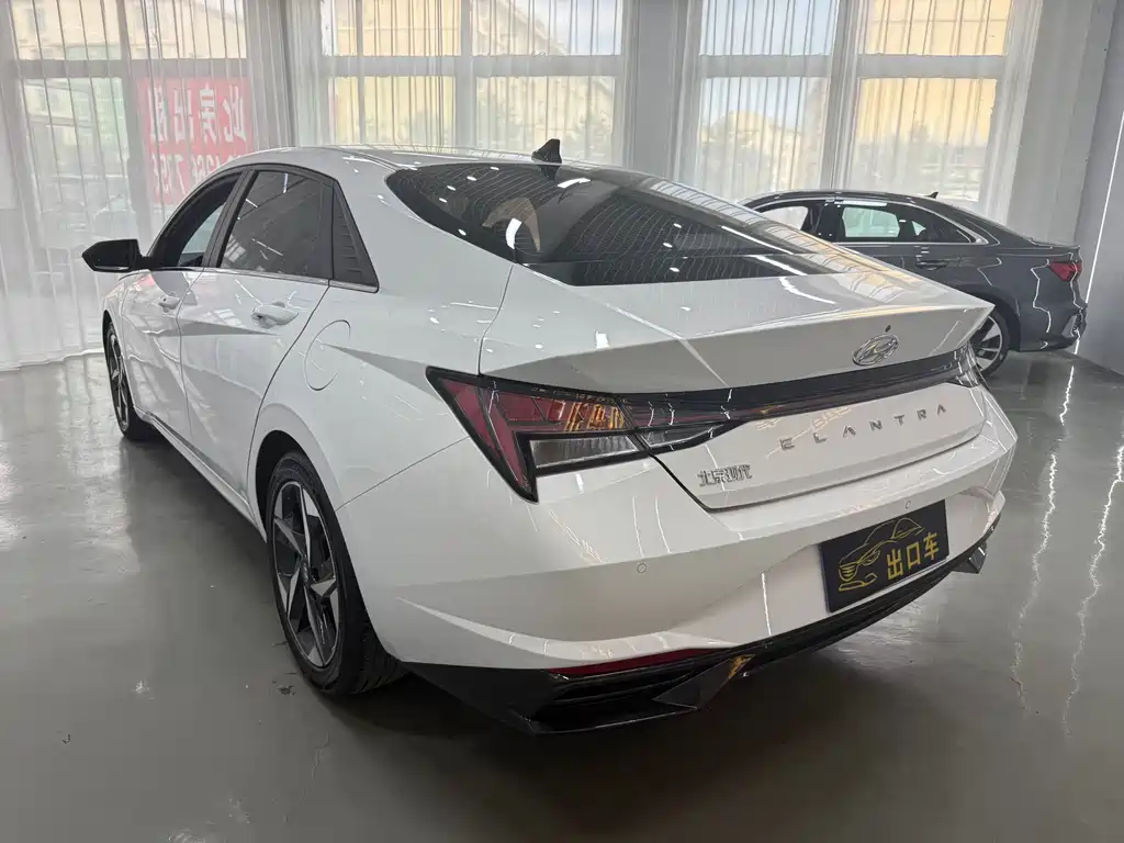 Hyundai Elantra — миниатюра 15