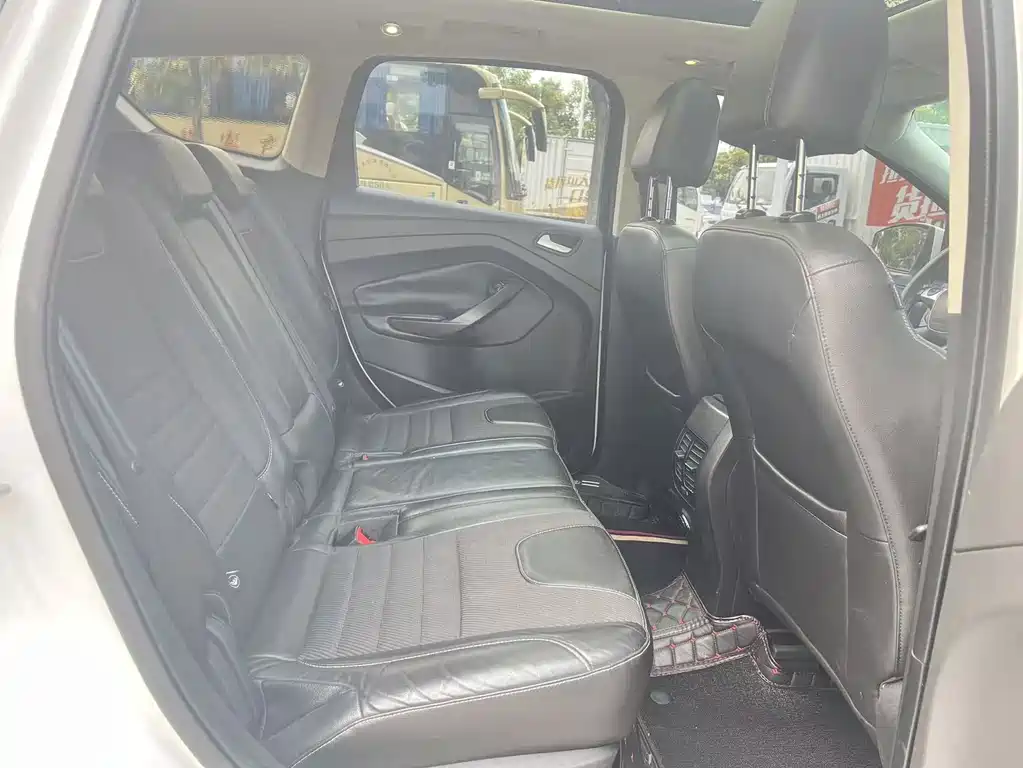 Ford Kuga — миниатюра 14