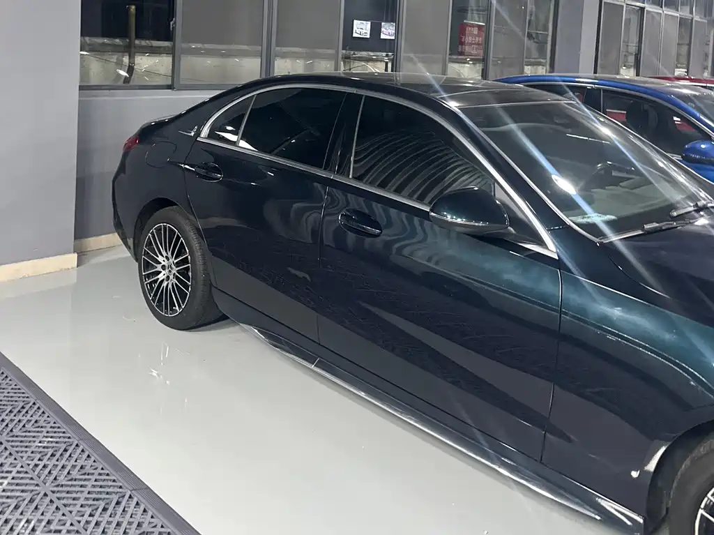 Mercedes-Benz C-Class — миниатюра 3