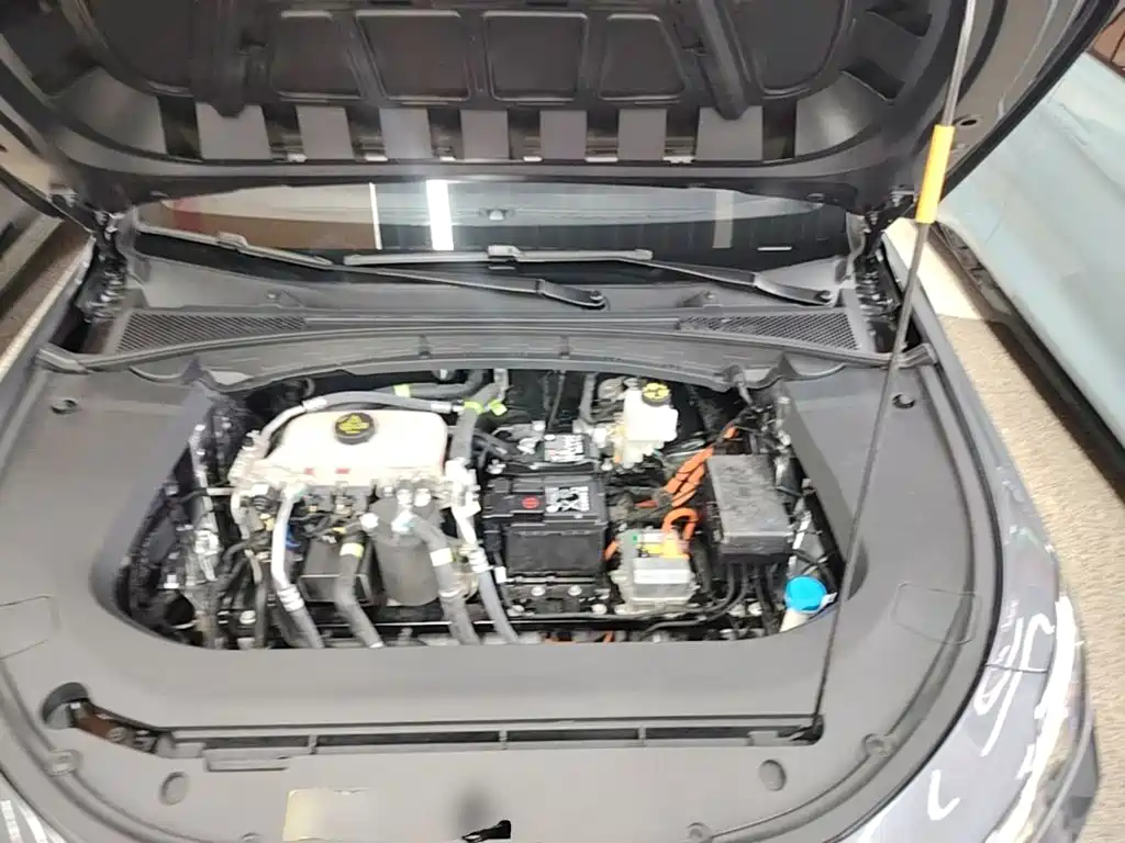 Roewe Young Wai D6 — миниатюра 20