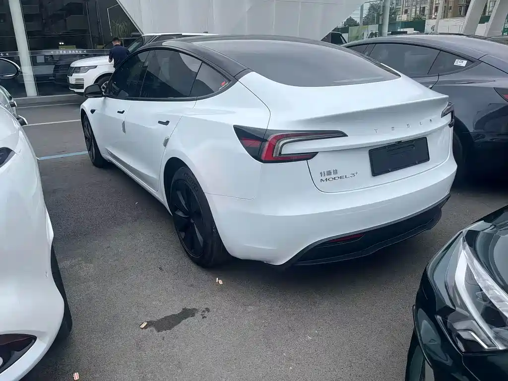 Tesla Model 3 — миниатюра 9
