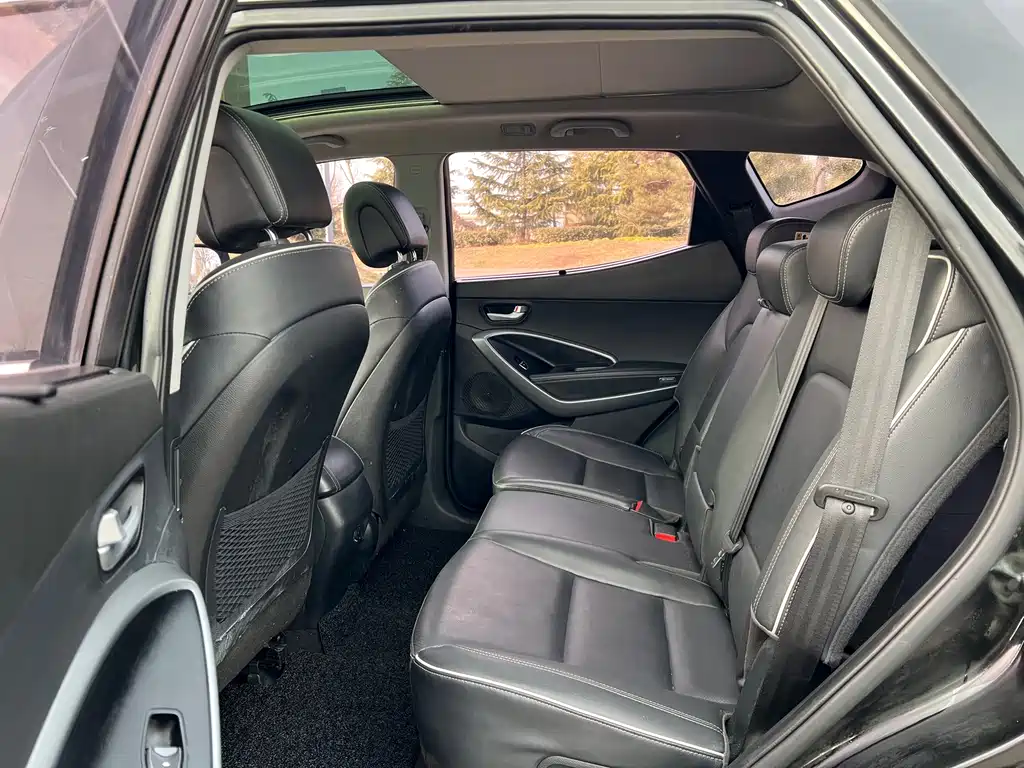 Hyundai Santa Fe — миниатюра 10