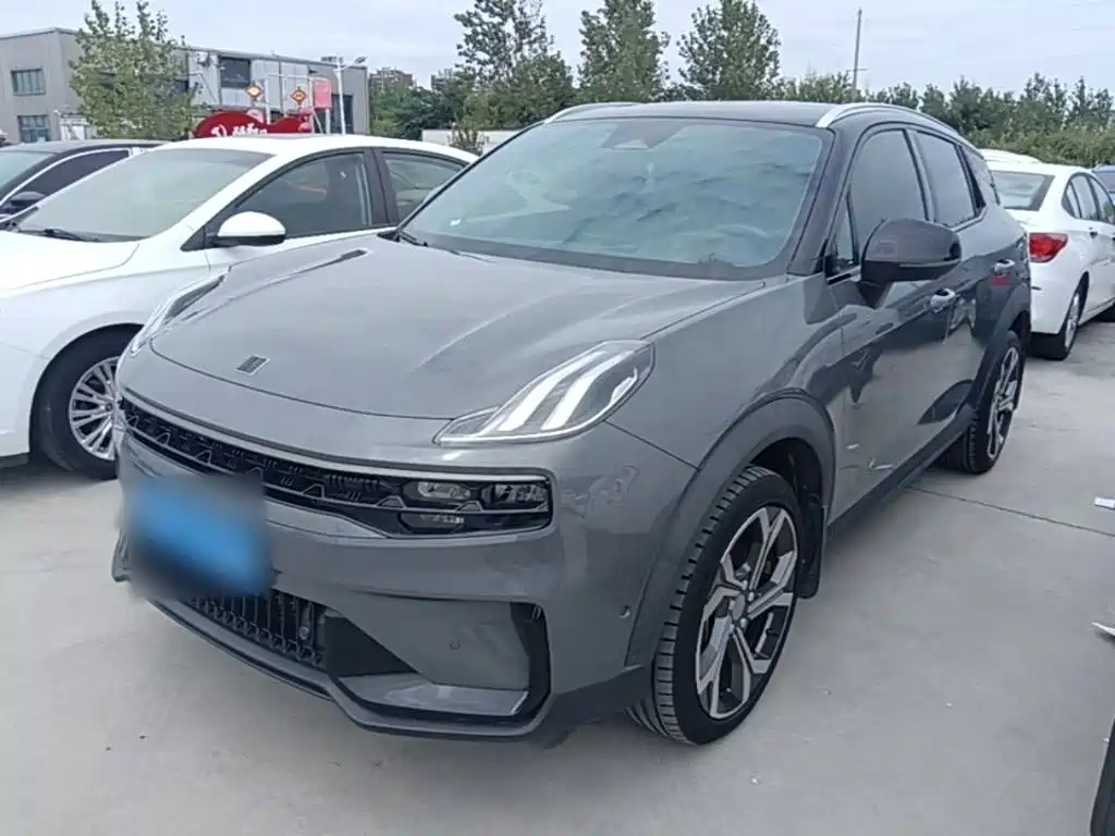 Lynk & Co 06