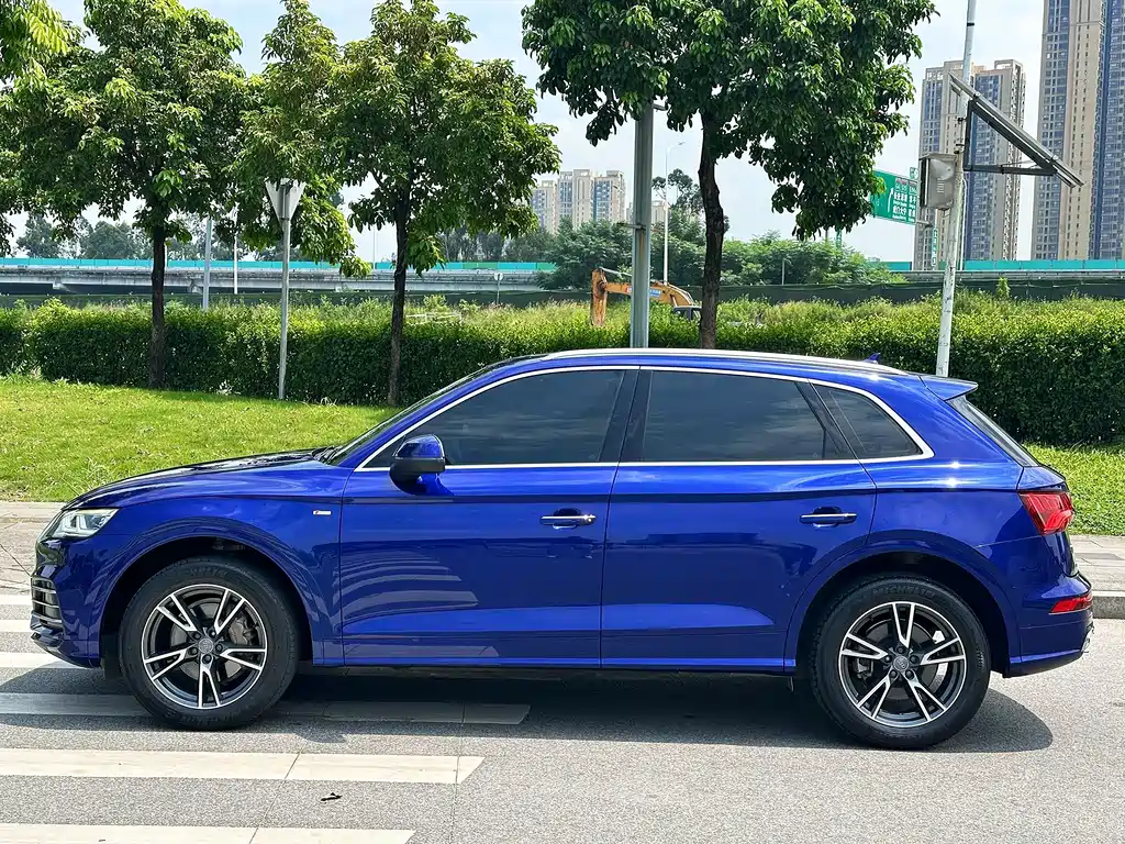 Audi Q5L — миниатюра 3
