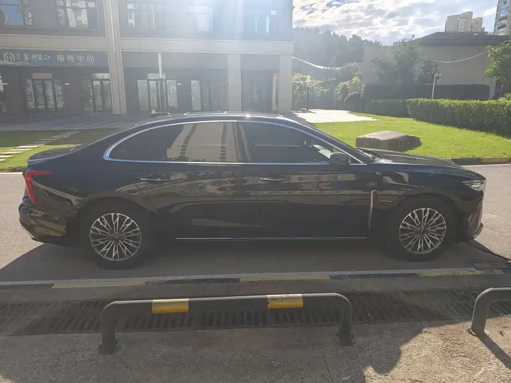Hongqi Hongqi H5 — миниатюра 8