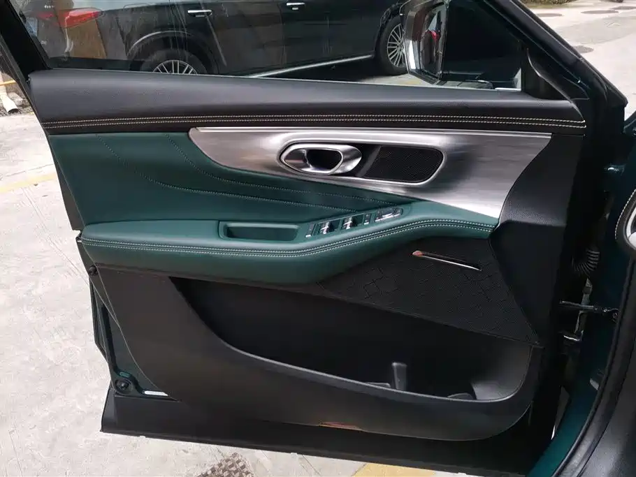 GAC GS8 2022 2.0TGDI Luxury Smart Connect （ мест）