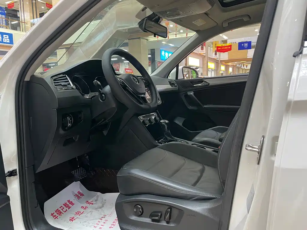 Volkswagen Tiguan L — миниатюра 16