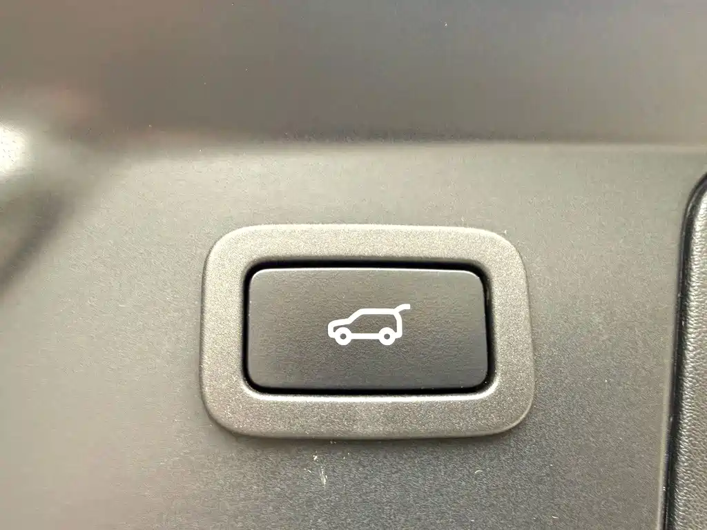 Land Rover Velar — миниатюра 12