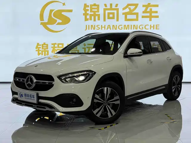 MERCEDES BENZ GLA