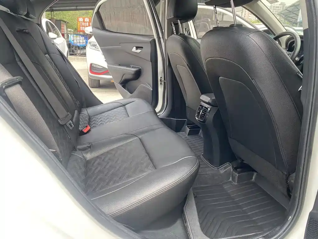 Kia Forte — миниатюра 14
