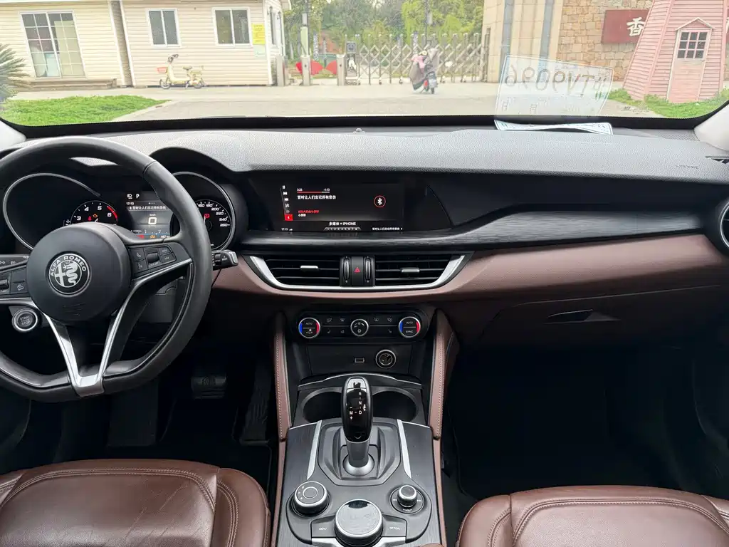 Alfa Romeo Stelvio 2.0T 200HP Luxury Edition, фото 23