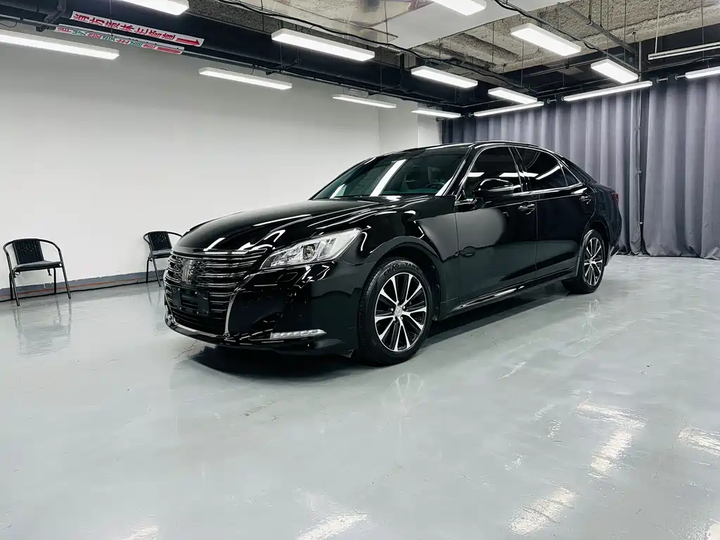 Toyota Crown 2018