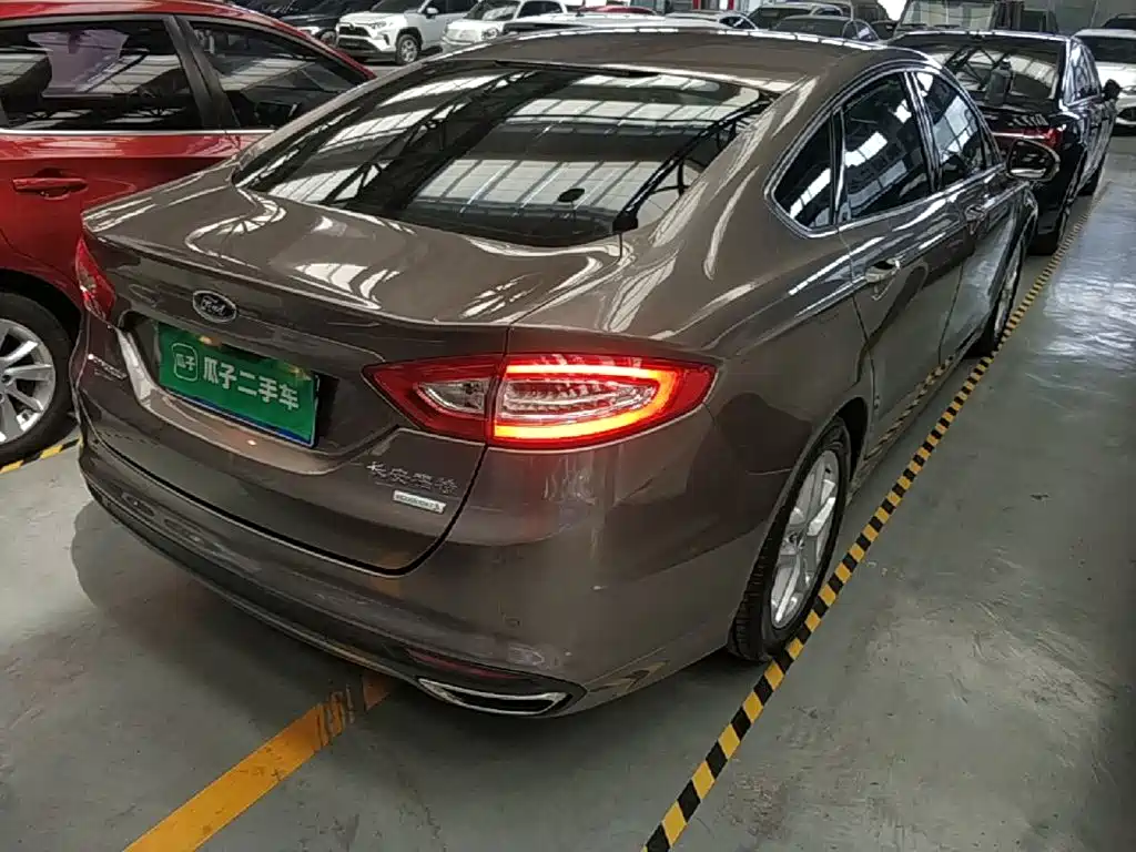 Ford Mondeo — миниатюра 7