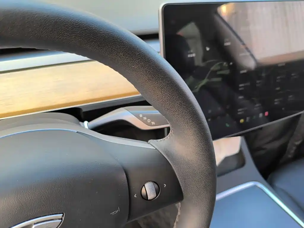Tesla Model 3 — миниатюра 14