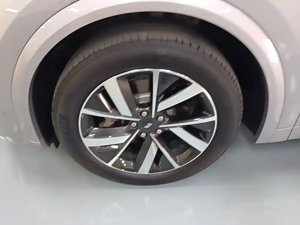 Li Auto Li L7 — миниатюра 23
