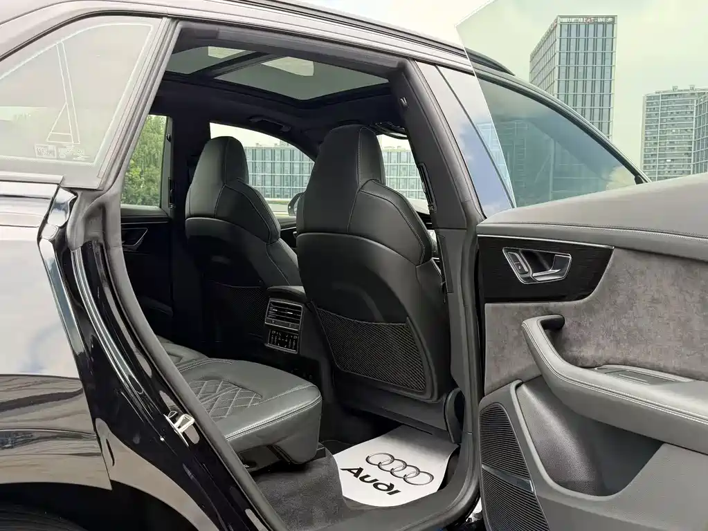 Audi Q8 — миниатюра 14