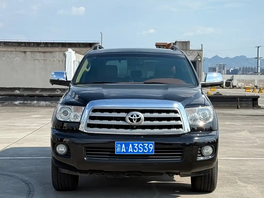 Toyota Sequoia — миниатюра 2