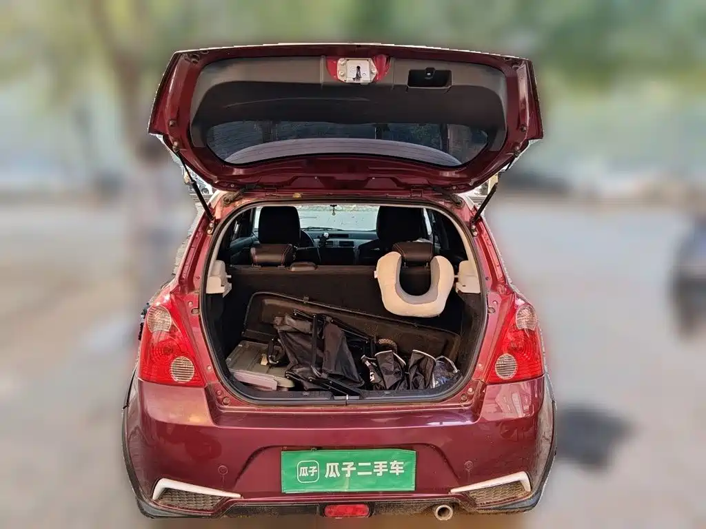 Suzuki Swift — миниатюра 10