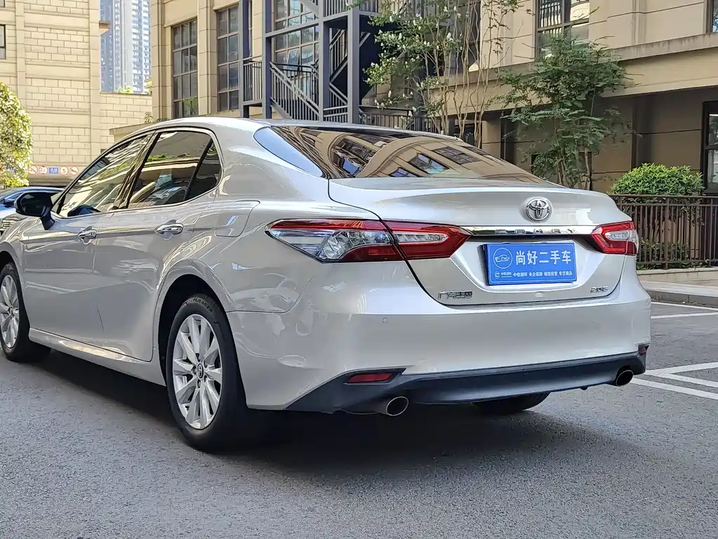 Toyota Camry — миниатюра 4