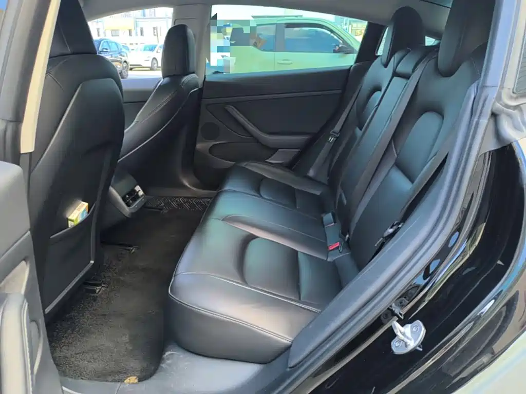 Tesla Model 3 — миниатюра 17