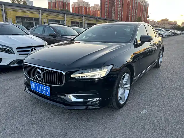 VOLVO S90 2019
