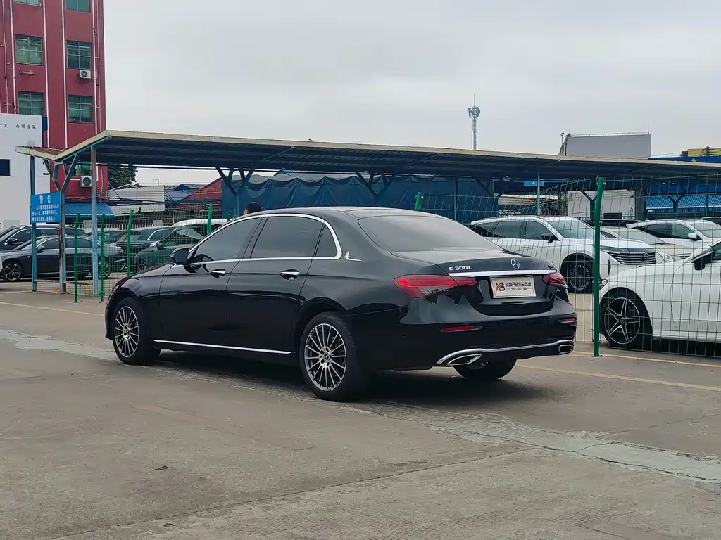 MERCEDES-BENZ E CLASS