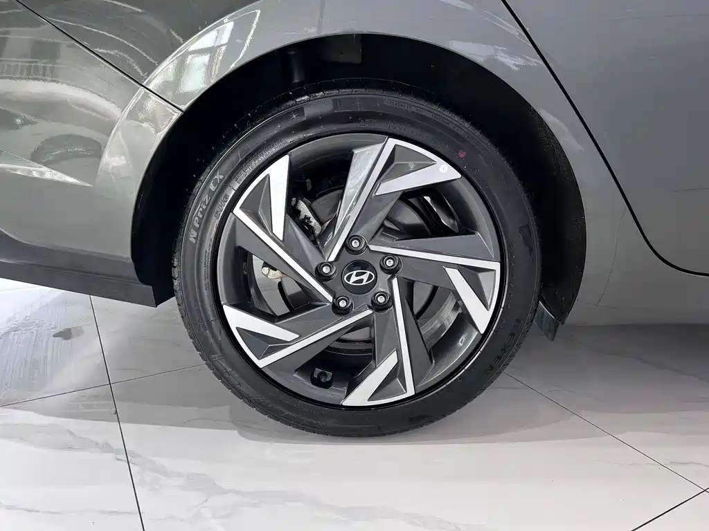 Hyundai Elantra — миниатюра 19