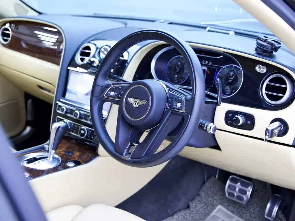 Bentley Flying Spur — миниатюра 9