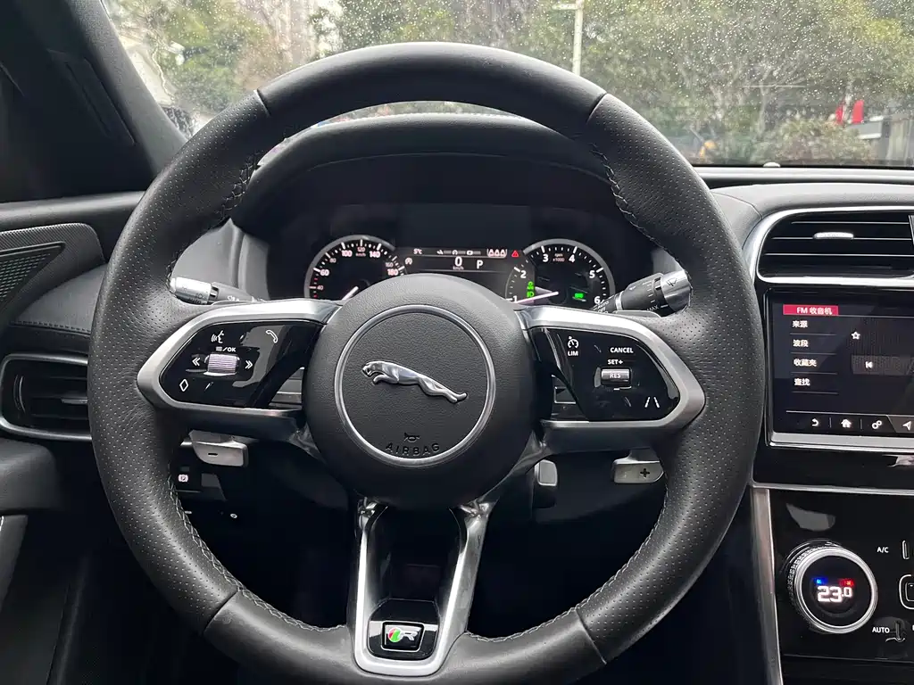 Jaguar XEL — миниатюра 8