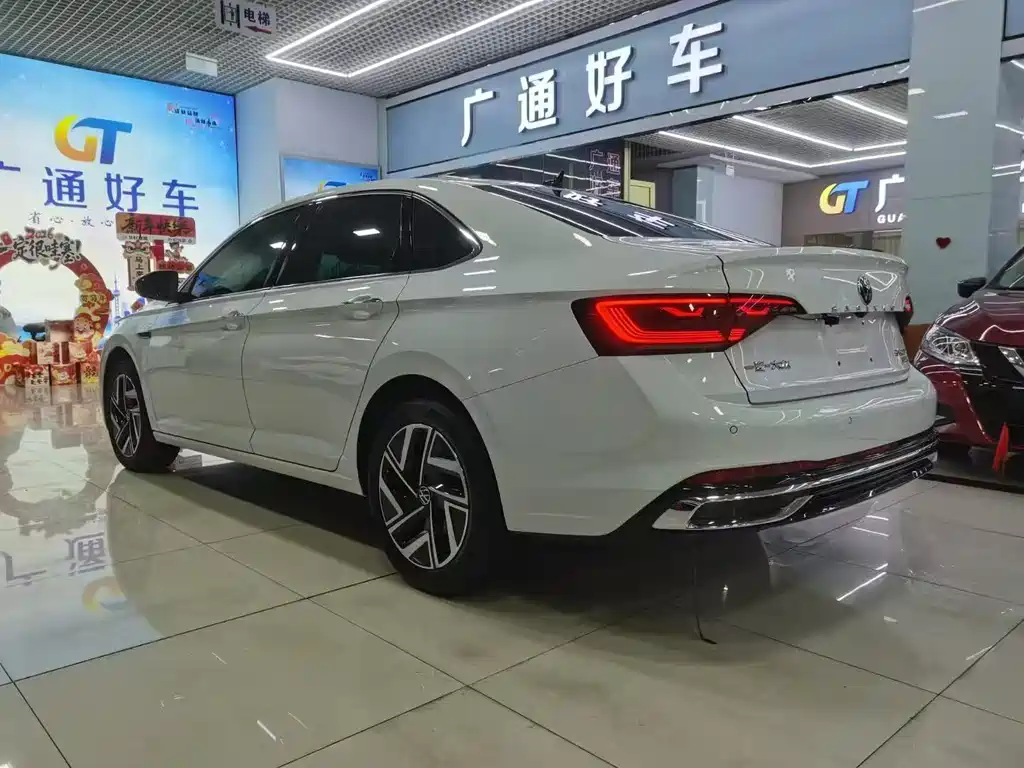 Volkswagen Sagitar 2024 300TSI DSG