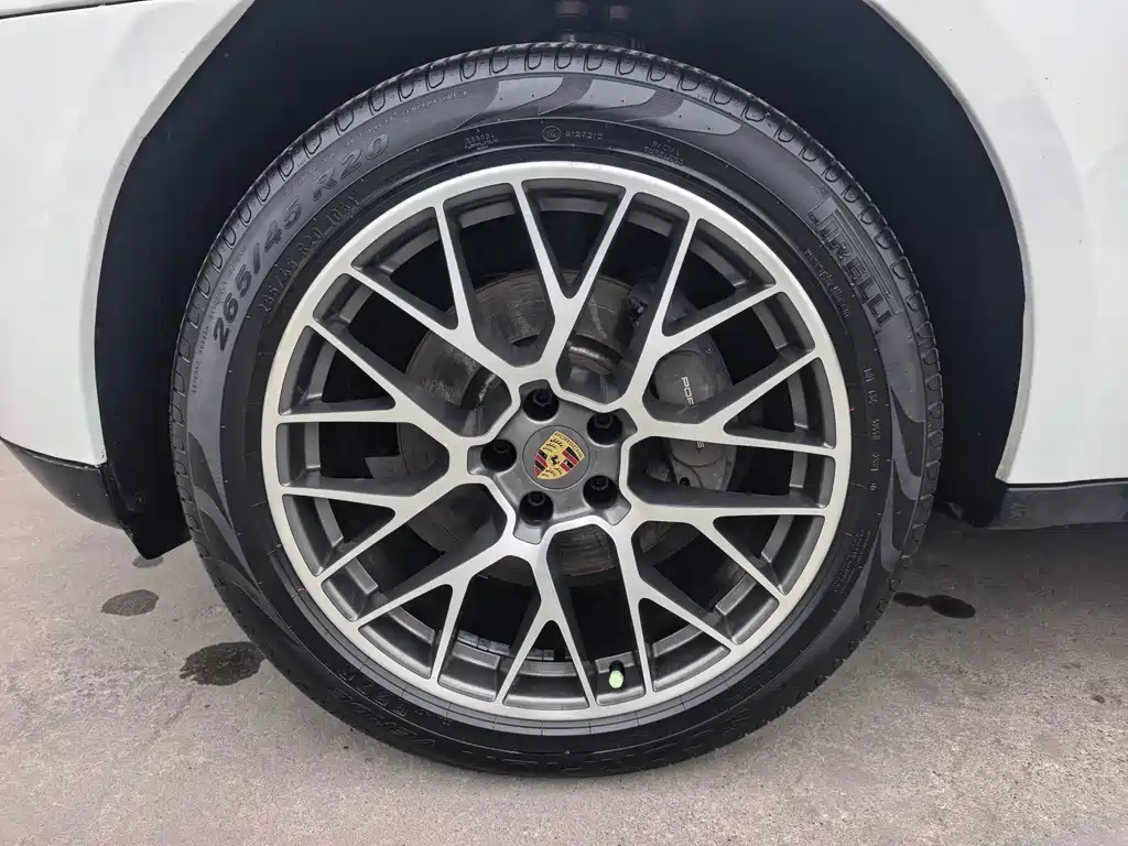 Porsche Macan — миниатюра 10