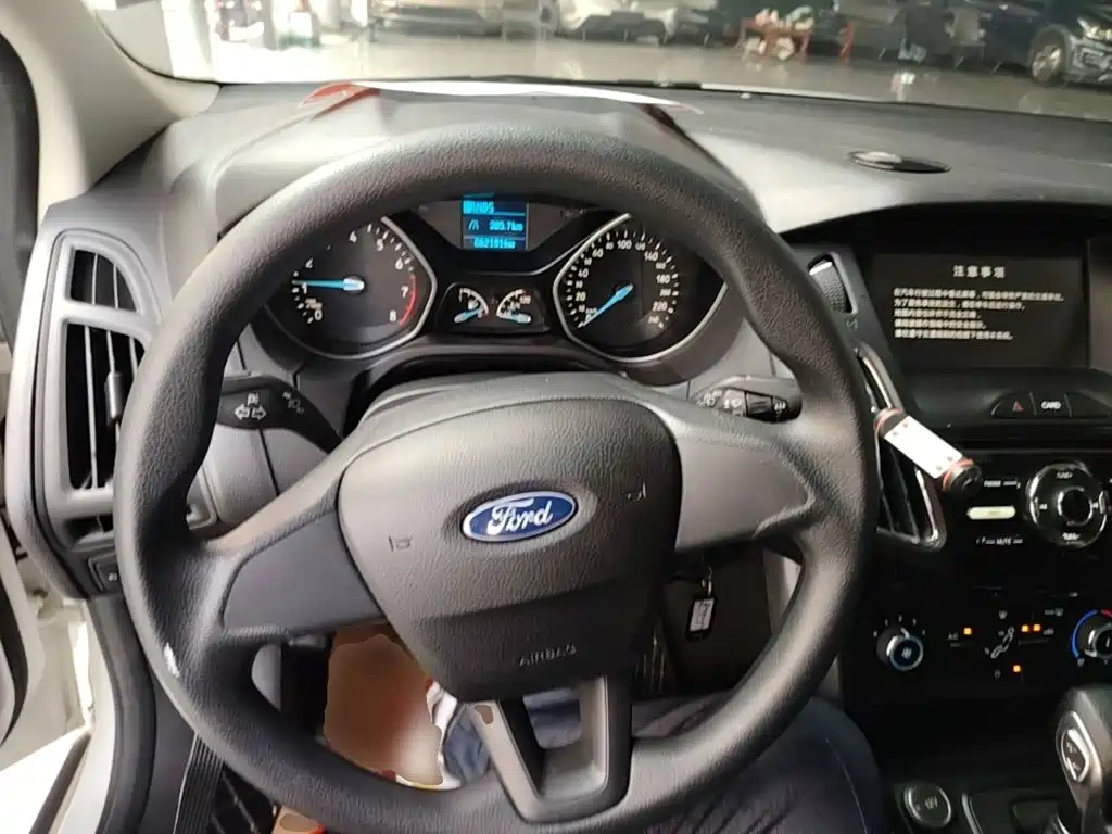 Ford Focus — миниатюра 11