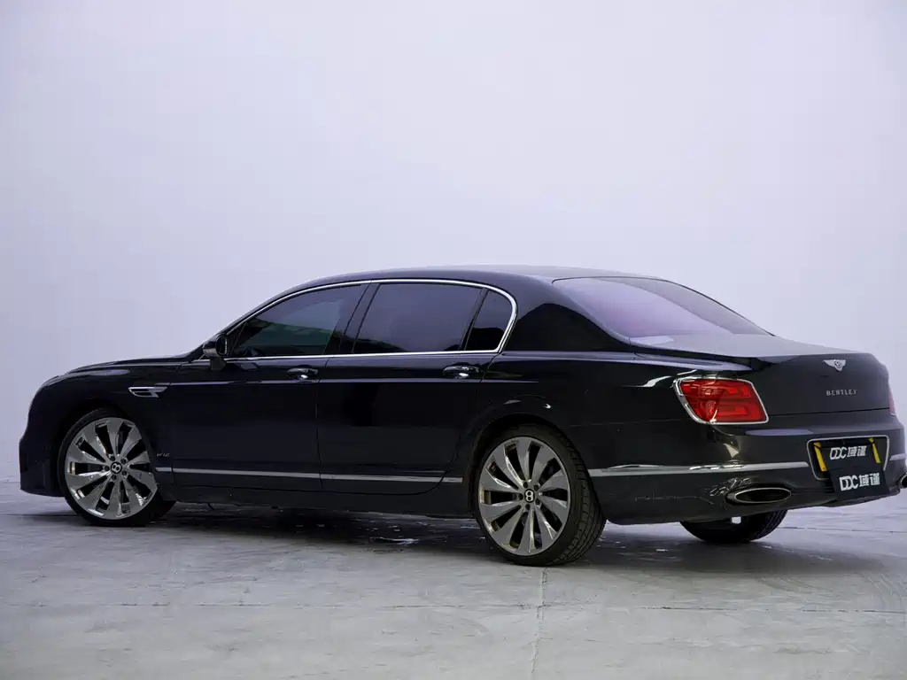 Bentley Flying Spur — миниатюра 6