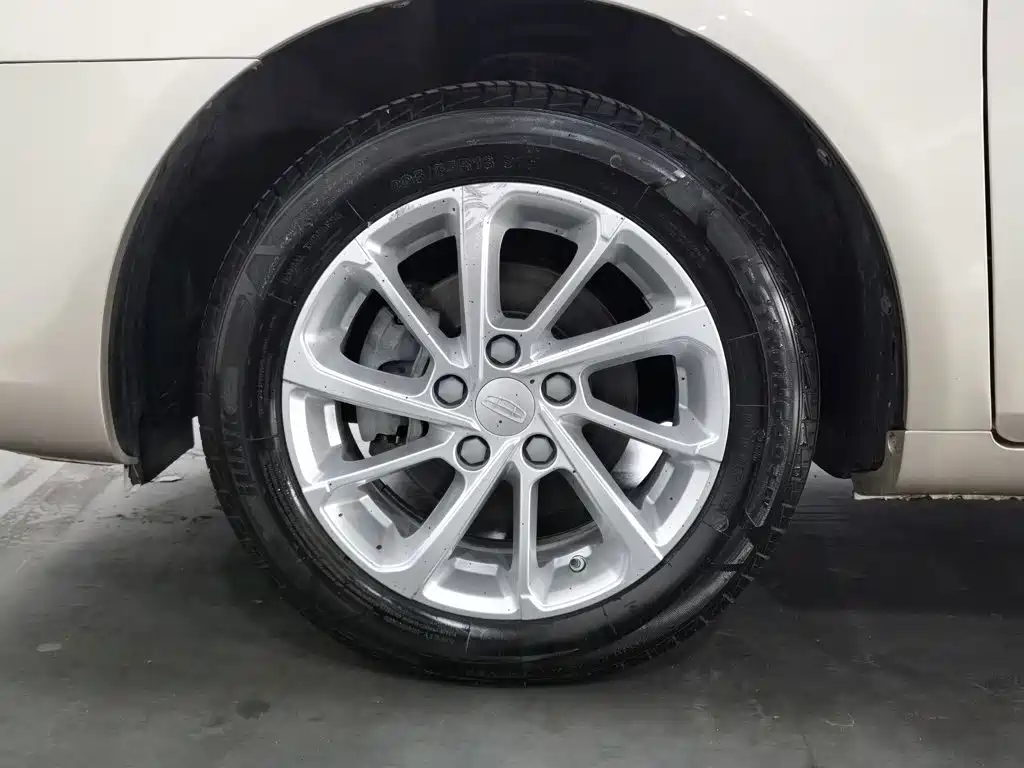 Geely Emgrand — миниатюра 17