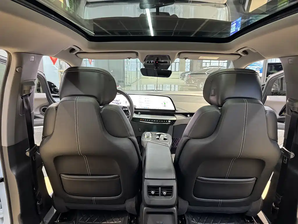 Cadillac IQ — миниатюра 16