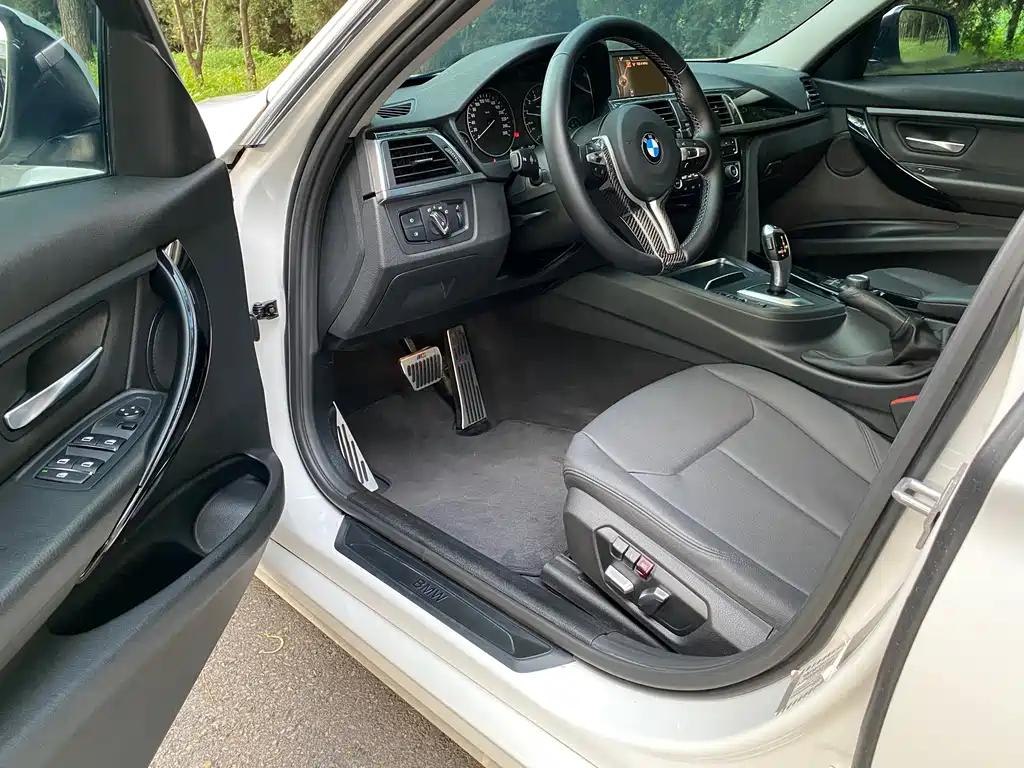 BMW 3 Series — миниатюра 4