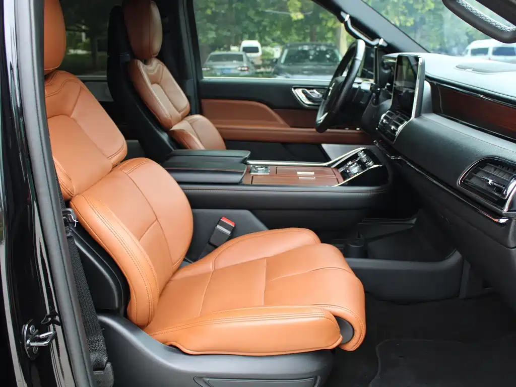 Lincoln Navigator — миниатюра 21