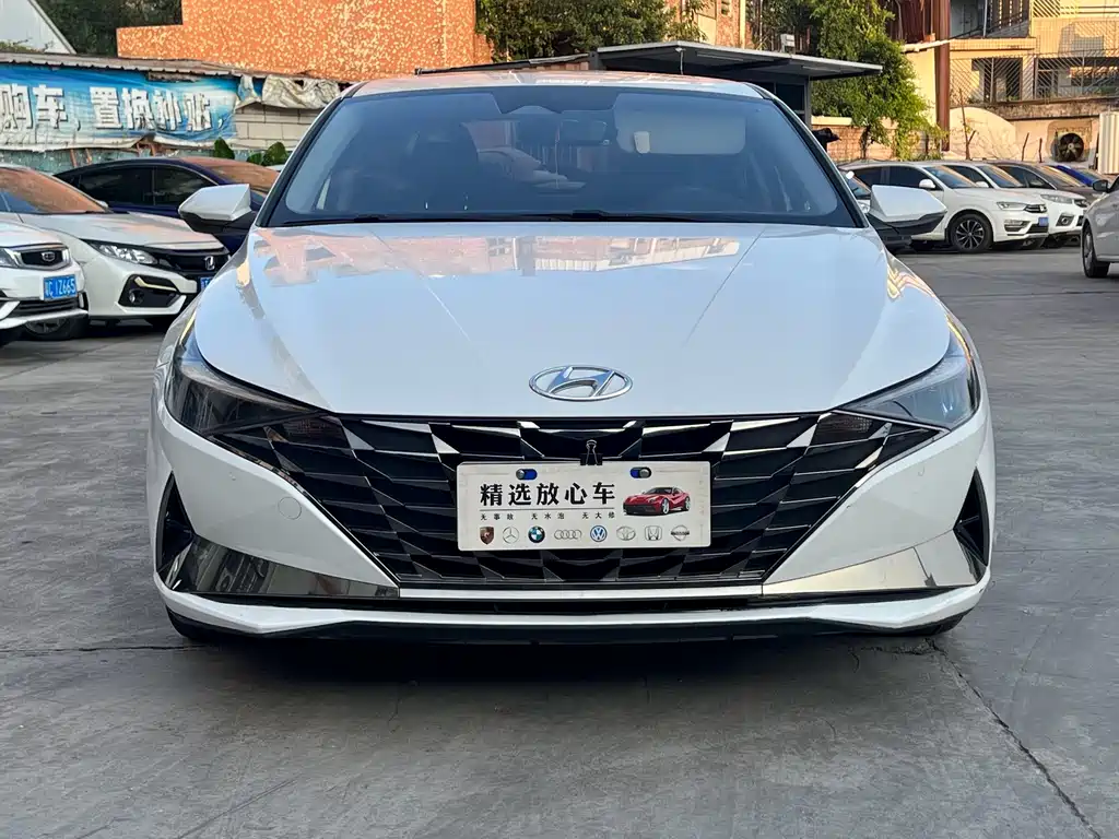 Hyundai Elantra — миниатюра 7