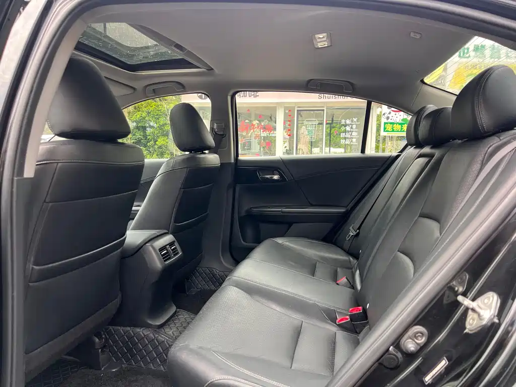 Honda Accord — миниатюра 8