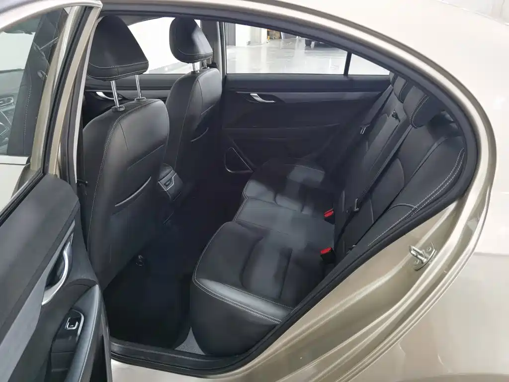 Geely Emgrand — миниатюра 15