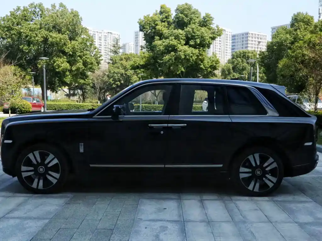 Rolls-Royce Cullinan 2018 мест