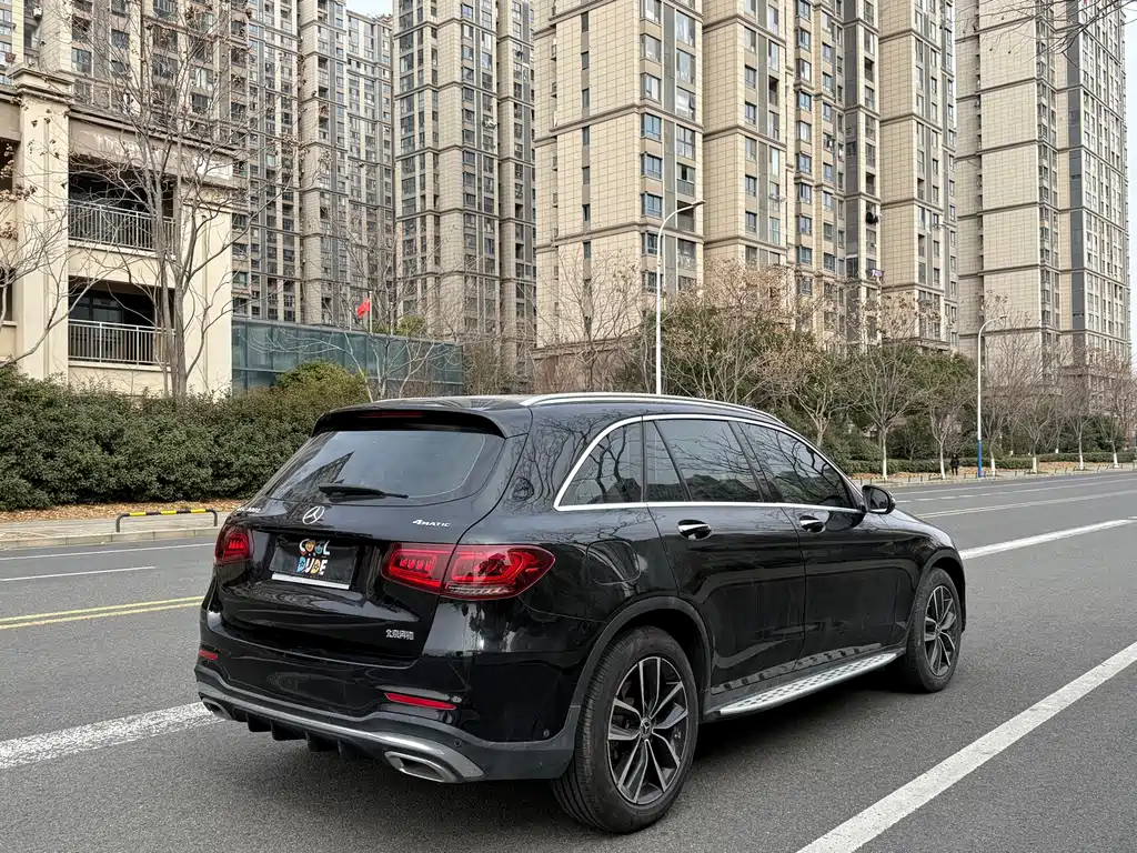 MERCEDES-BENZ GLC