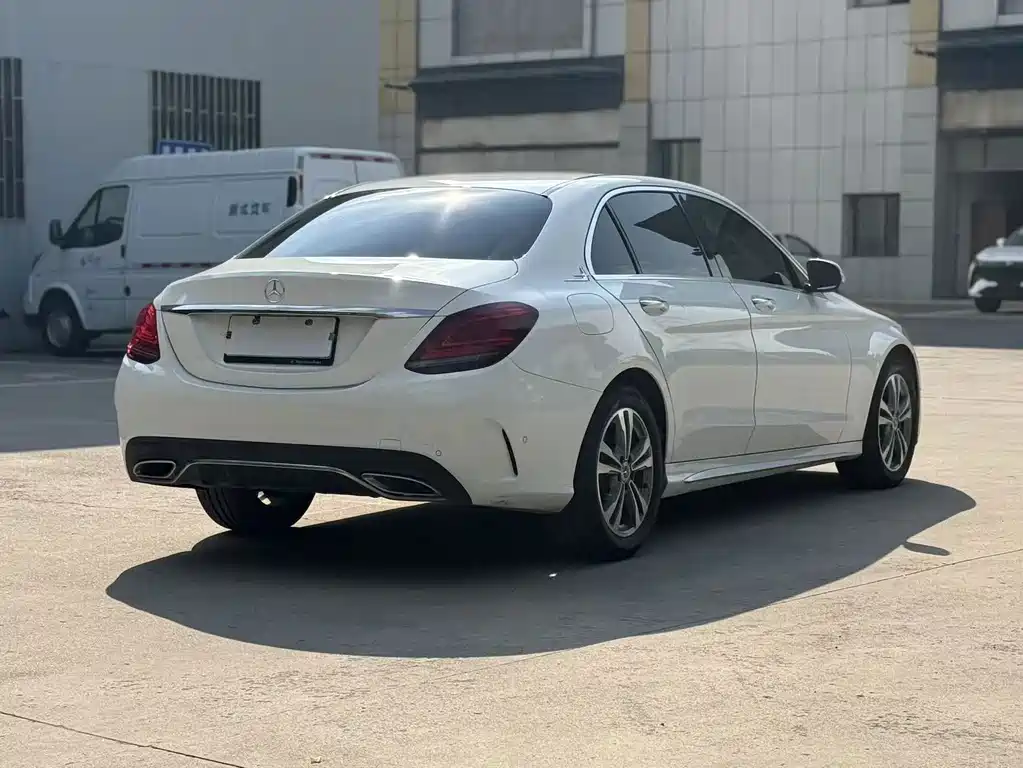 Mercedes-Benz C-Class — миниатюра 8