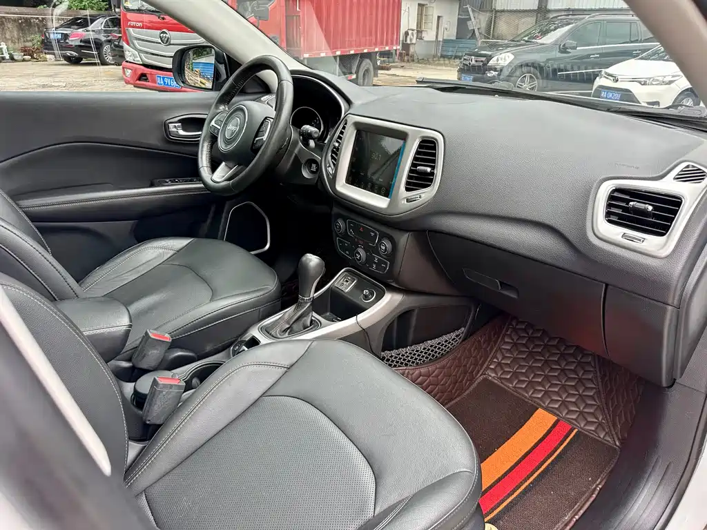 Jeep Compass — миниатюра 8