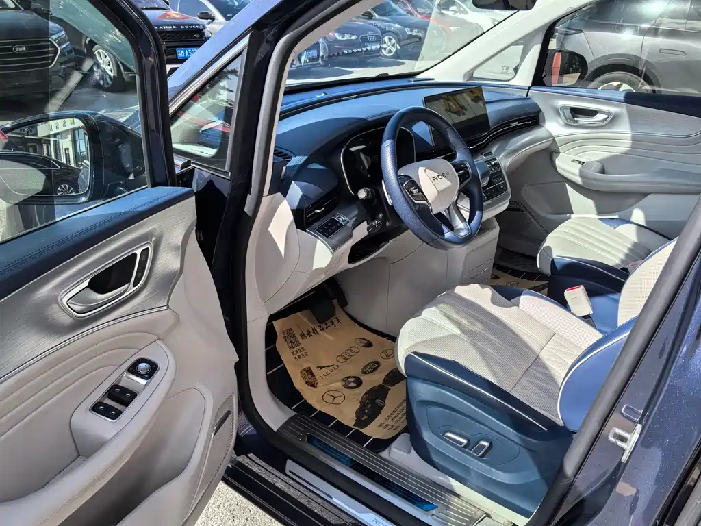 Roewe iMAX8 — миниатюра 6