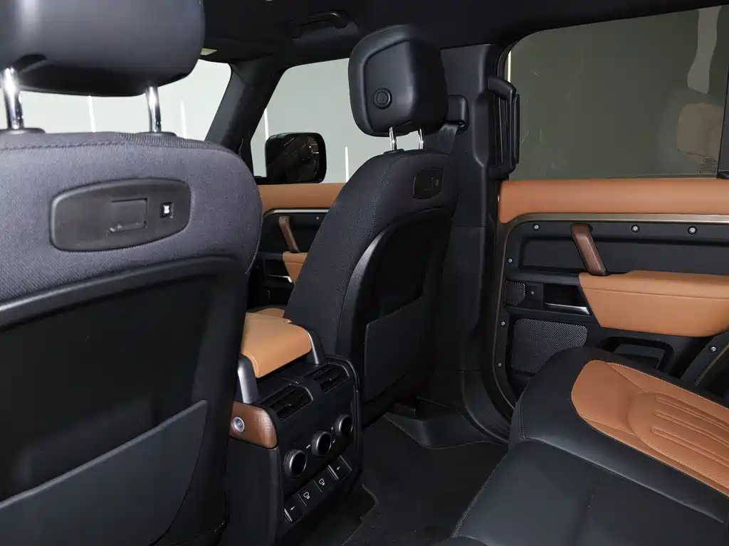 Land Rover Defender — миниатюра 15